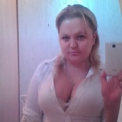 Пара ищет красивую девушку в е