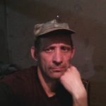 Парень из  познакомииься с девушкой для взаимный ласк.